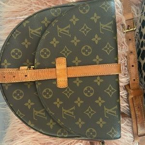 ***Authentic***Louis Vuitton Chantilly Crossbody
